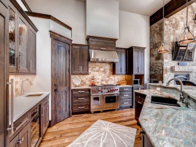 Four Bedroom Upscale Ski Home Perfect for Entertaining
